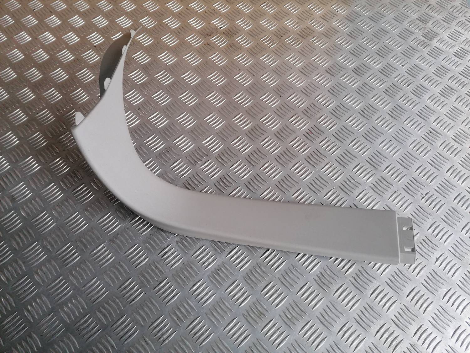 Bagāžnieka vāka apdare priekš OPEL INSIGNIA SPORTS TOURER 2013