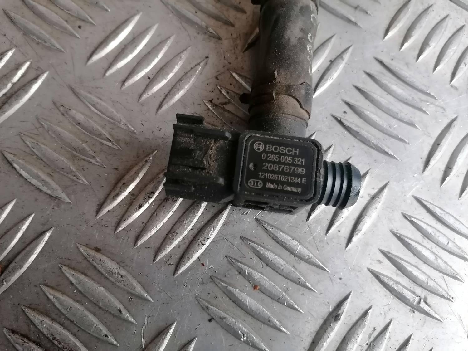 Solenoīda vakuuma vārsts priekš OPEL INSIGNIA SPORTS TOURER 2013 3 Solenoīda vakuuma vārsts priekš OPEL INSIGNIA SPORTS TOURER 2013