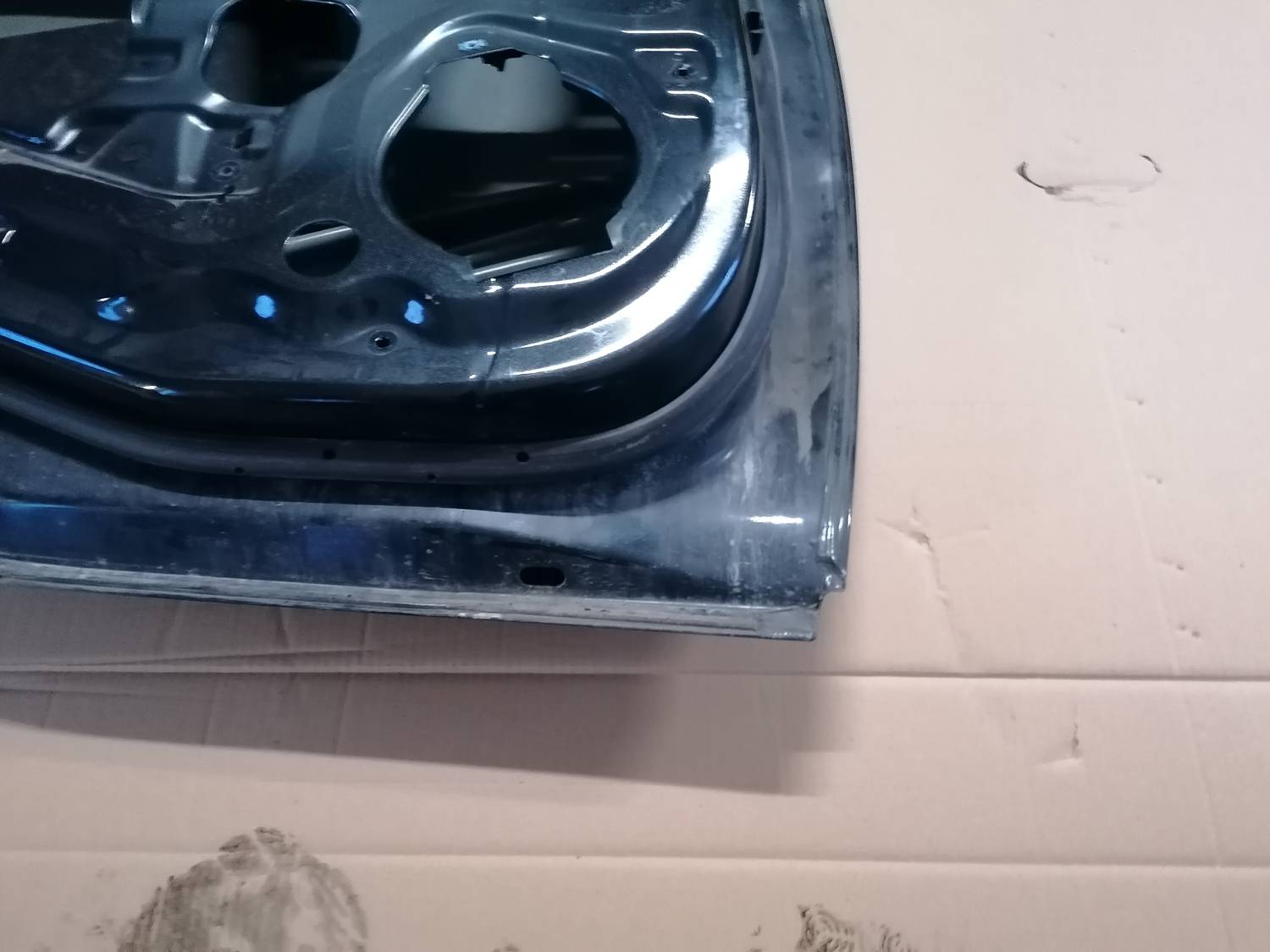 Aizmugurējās kreisās durvis priekš OPEL INSIGNIA SPORTS TOURER 2013 7 Aizmugurējās kreisās durvis priekš OPEL INSIGNIA SPORTS TOURER 2013