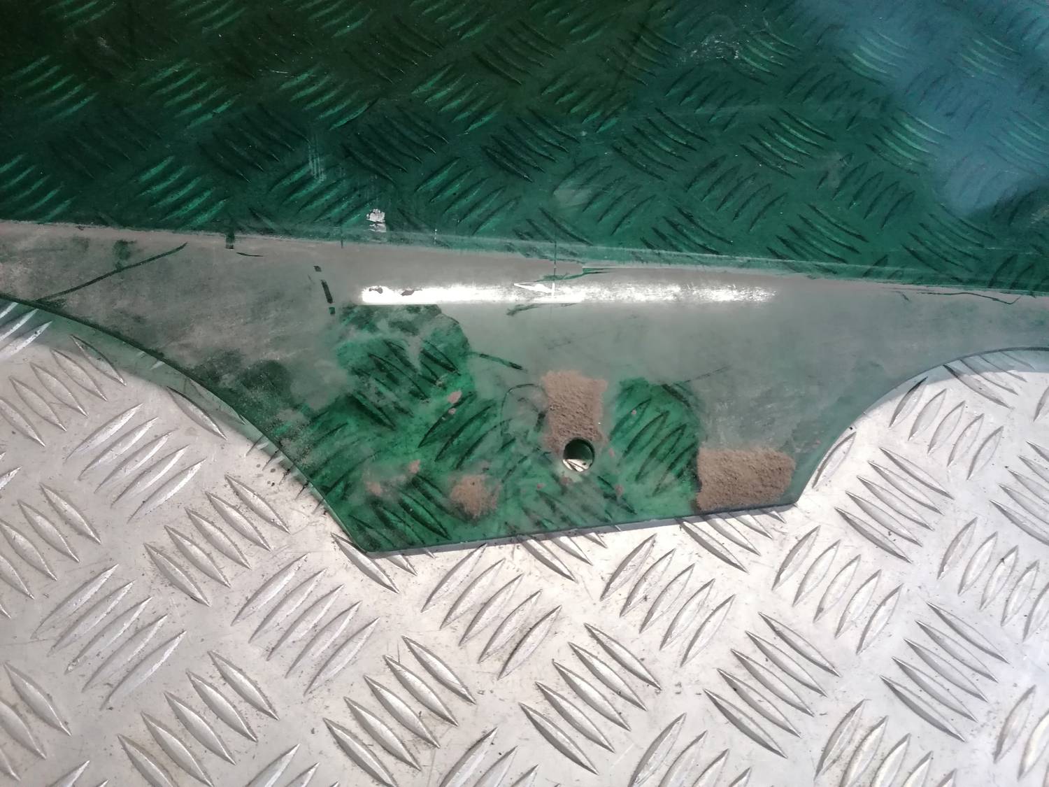 Aizmugurējo labo durvju stikls priekš OPEL INSIGNIA SPORTS TOURER 2013 2 Aizmugurējo labo durvju stikls priekš OPEL INSIGNIA SPORTS TOURER 2013