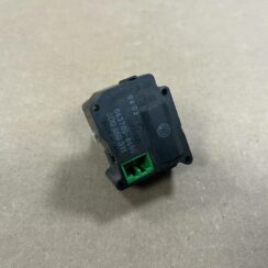 Apsildes sistēmas aktuators priekš VW PHAETON 2003