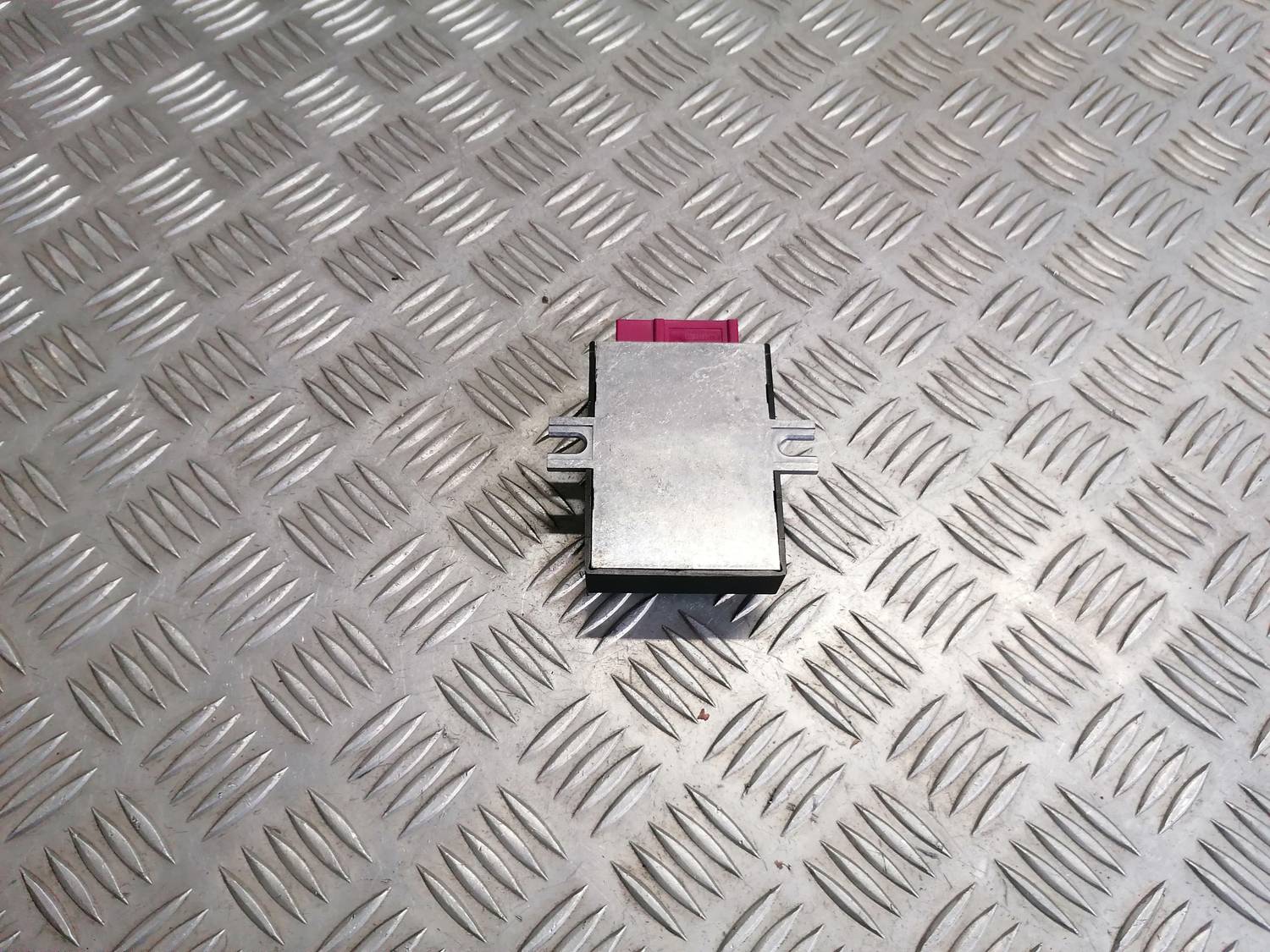 Degvielas sūkņa modulis priekš BMW 318D E91 2008 TOURING 2 Degvielas sūkņa modulis priekš BMW 318D E91 2008 TOURING