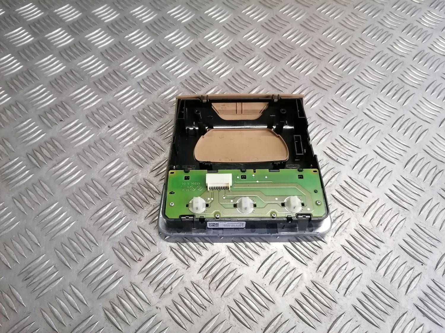 Aizmugurējo sēdvietu apgaismojums priekš BMW 318D E91 2008 TOURING