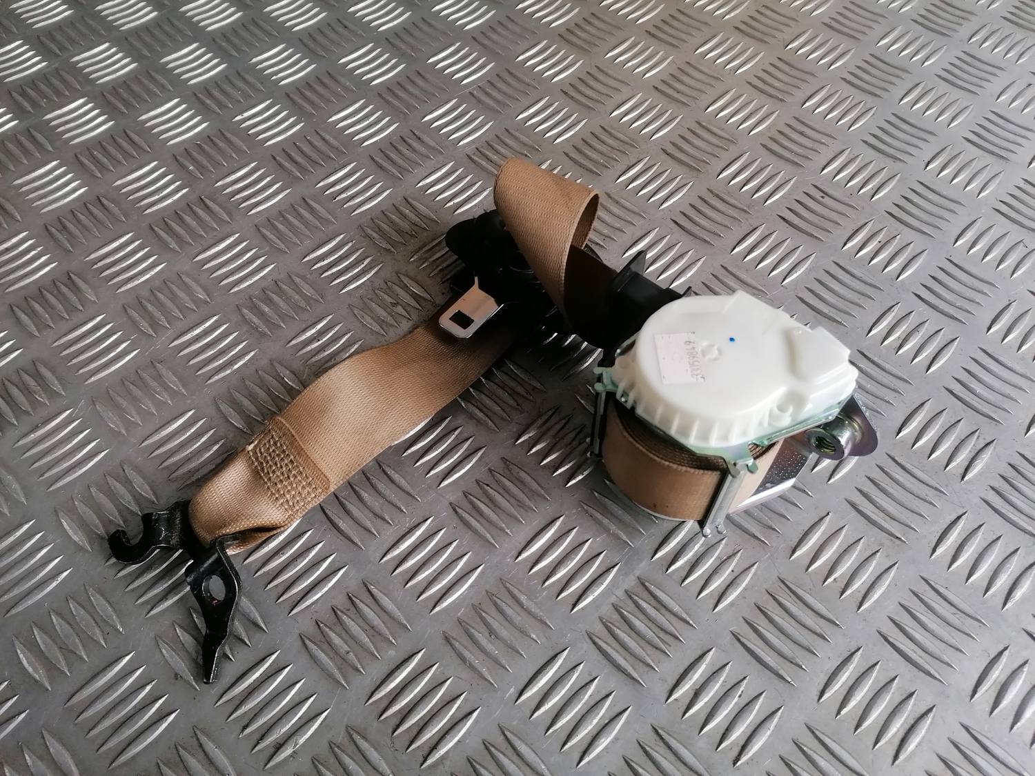 Priekšējā labā drošības josta priekš BMW 318D E91 2008 TOURING 2 Priekšējā labā drošības josta priekš BMW 318D E91 2008 TOURING