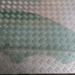 Priekšējo labo durvju stikls priekš BMW 318D E91 2008 TOURING