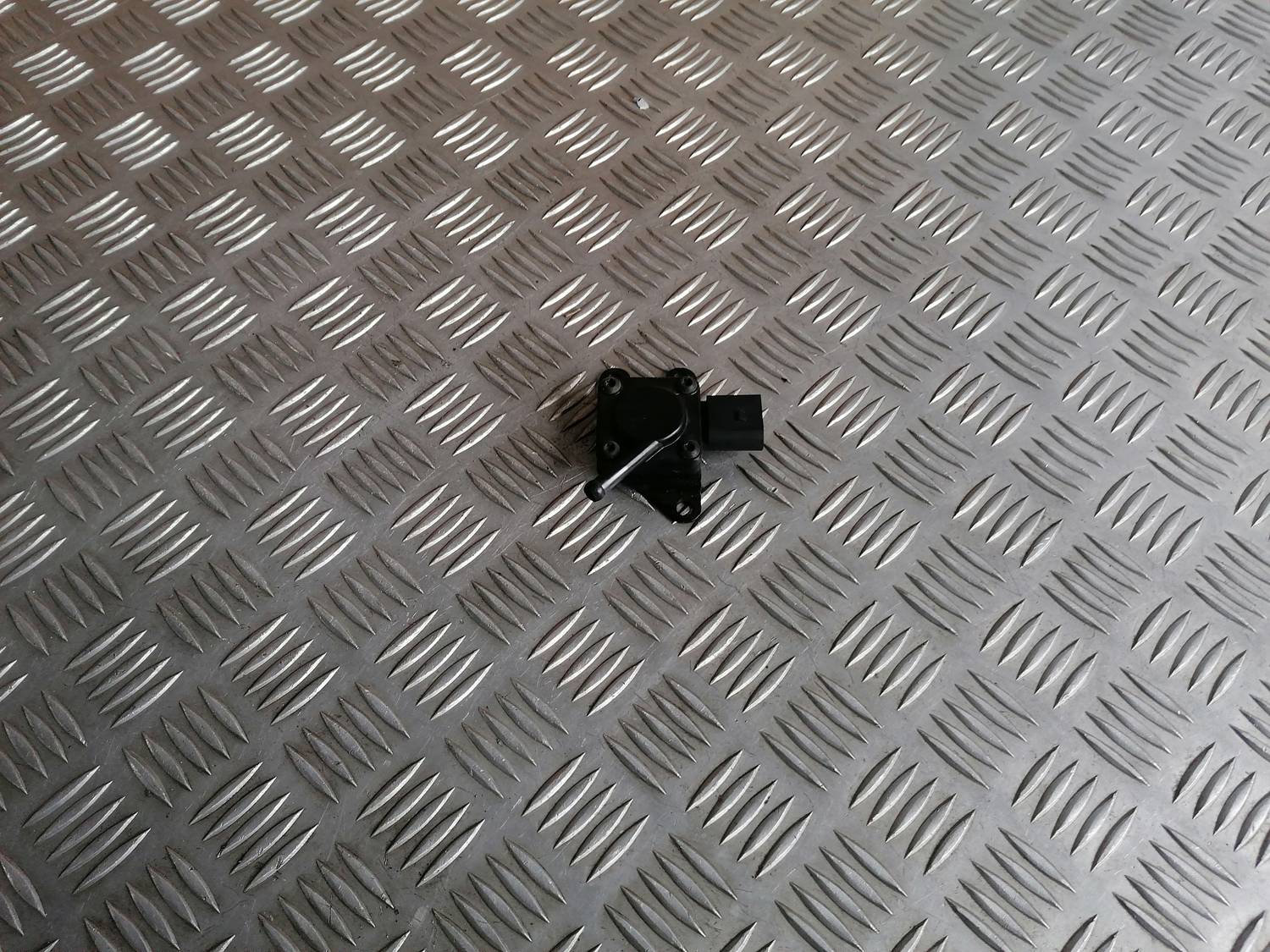 Izplūdes gāzu spiediena sensors priekš BMW 318D E91 2008 TOURING 1 Izplūdes gāzu spiediena sensors priekš BMW 318D E91 2008 TOURING