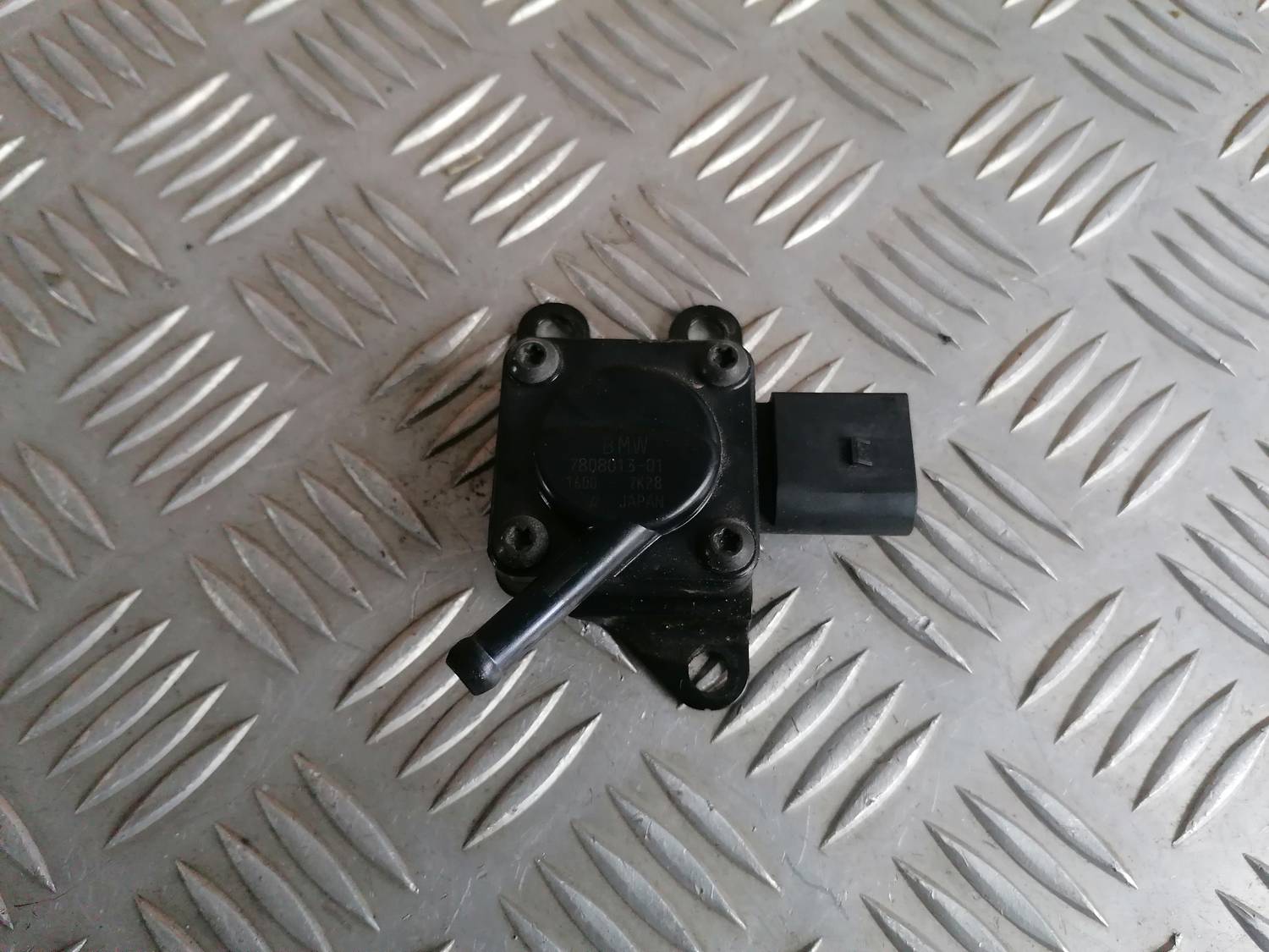 Izplūdes gāzu spiediena sensors priekš BMW 318D E91 2008 TOURING 3 Izplūdes gāzu spiediena sensors priekš BMW 318D E91 2008 TOURING