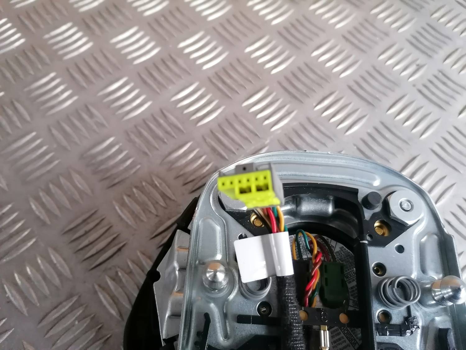 Stūres drošības spilvens priekš BMW 318D E91 2008 TOURING