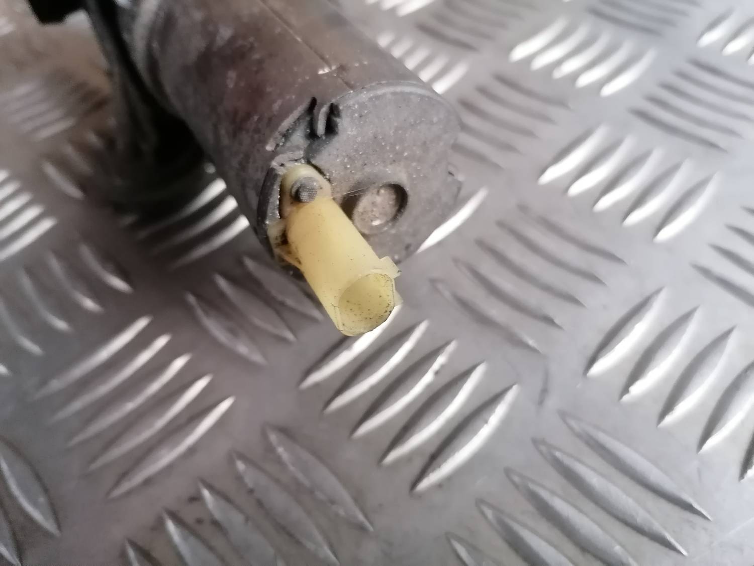 Papildus elektriskais ūdens sūknis priekš BMW 318D E91 2008 TOURING 4 Papildus elektriskais ūdens sūknis priekš BMW 318D E91 2008 TOURING