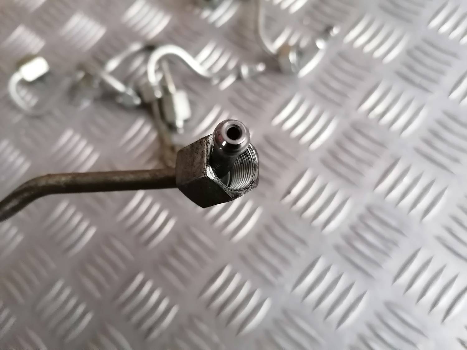 Degvielas caurule priekš BMW 318D E91 2008 TOURING 4 Degvielas caurule priekš BMW 318D E91 2008 TOURING