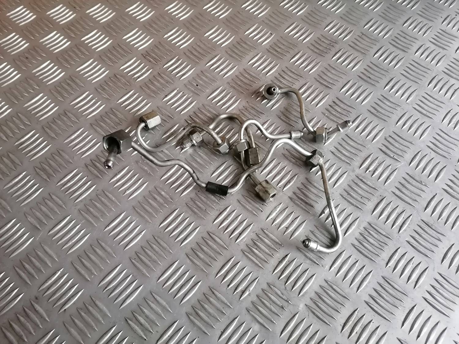 Degvielas caurule priekš BMW 318D E91 2008 TOURING 3 Degvielas caurule priekš BMW 318D E91 2008 TOURING