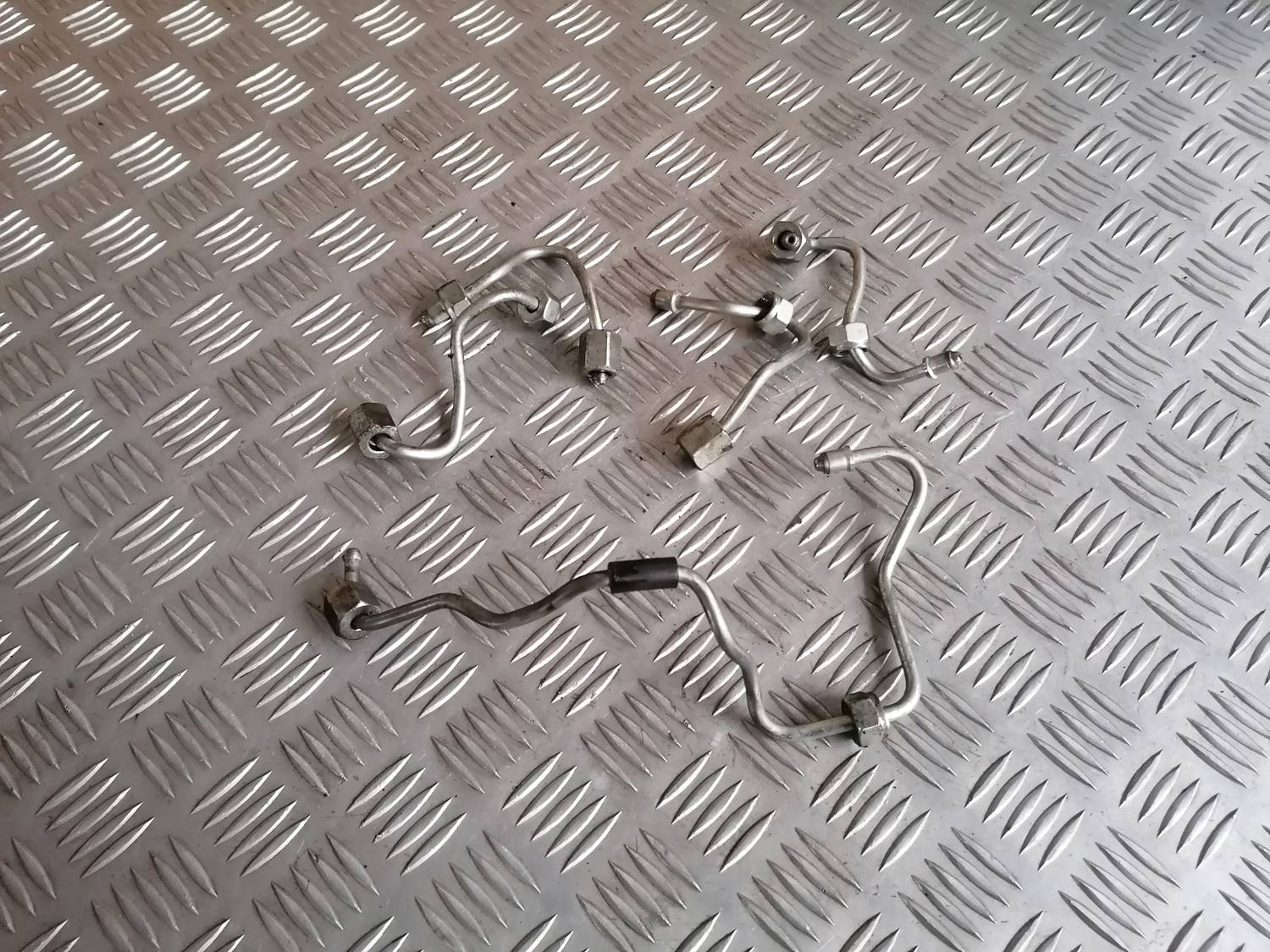 Degvielas caurule priekš BMW 318D E91 2008 TOURING 2 Degvielas caurule priekš BMW 318D E91 2008 TOURING