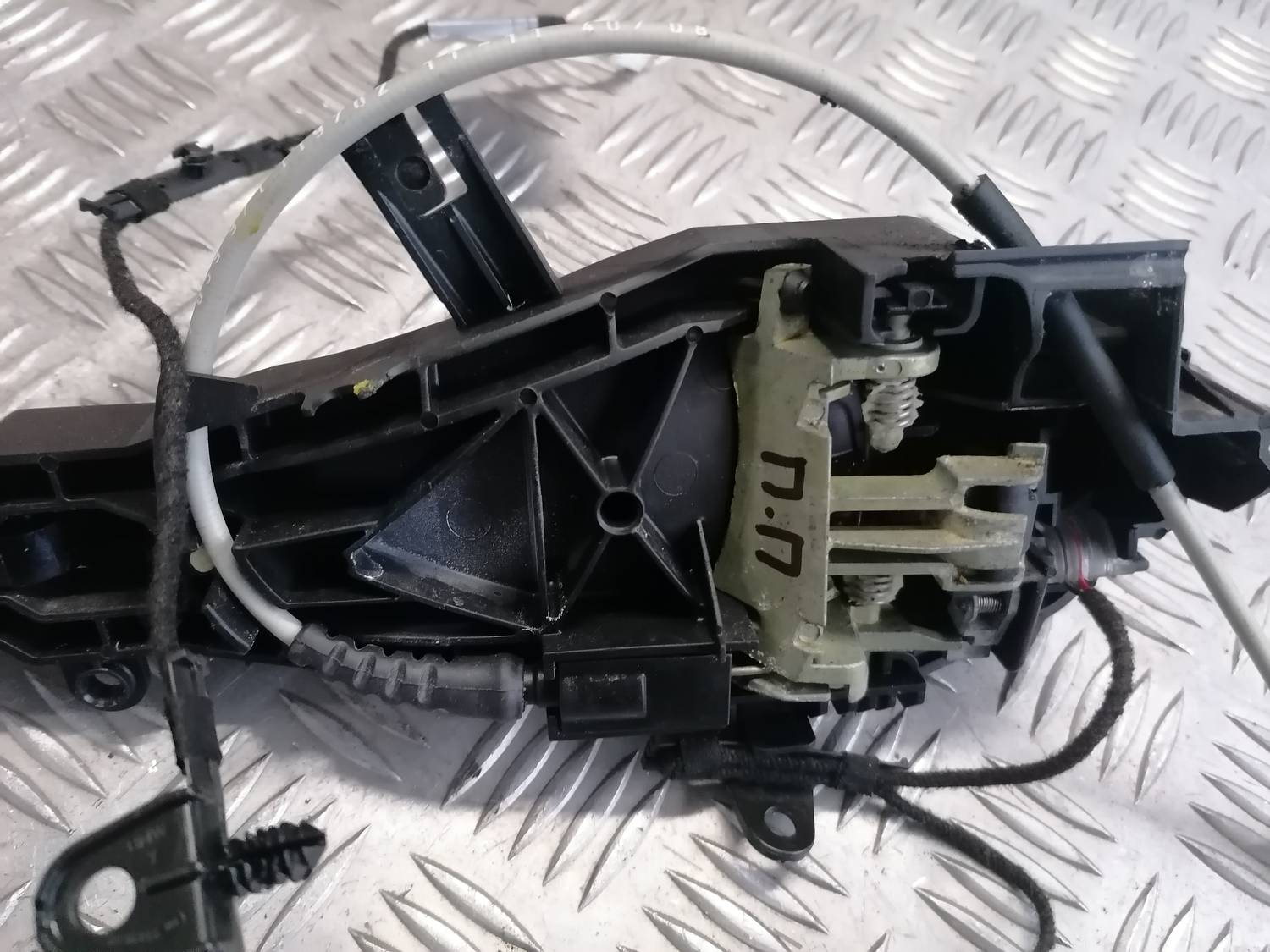 Priekšējāis labais durvju rokturis priekš BMW 318D E91 2008 TOURING 5 Priekšējāis labais durvju rokturis priekš BMW 318D E91 2008 TOURING