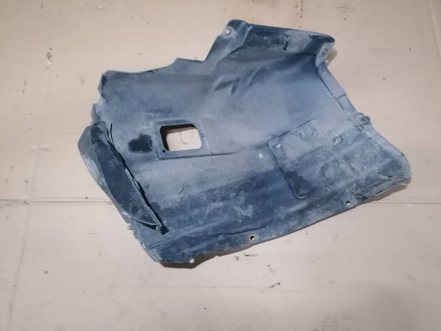 Priekšējais labais paspārns priekš BMW 318D E91 2008 TOURING 1 Priekšējais labais paspārns priekš BMW 318D E91 2008 TOURING