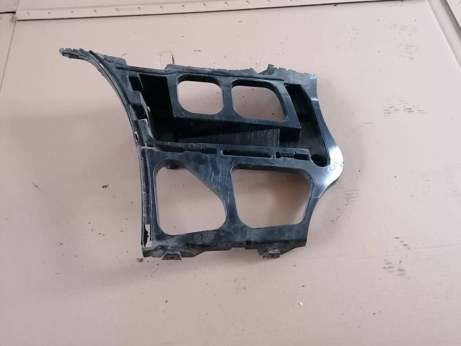 Aizmugurējā spārna un bufera stiprinājums priekš BMW 318D E91 2008 TOURING