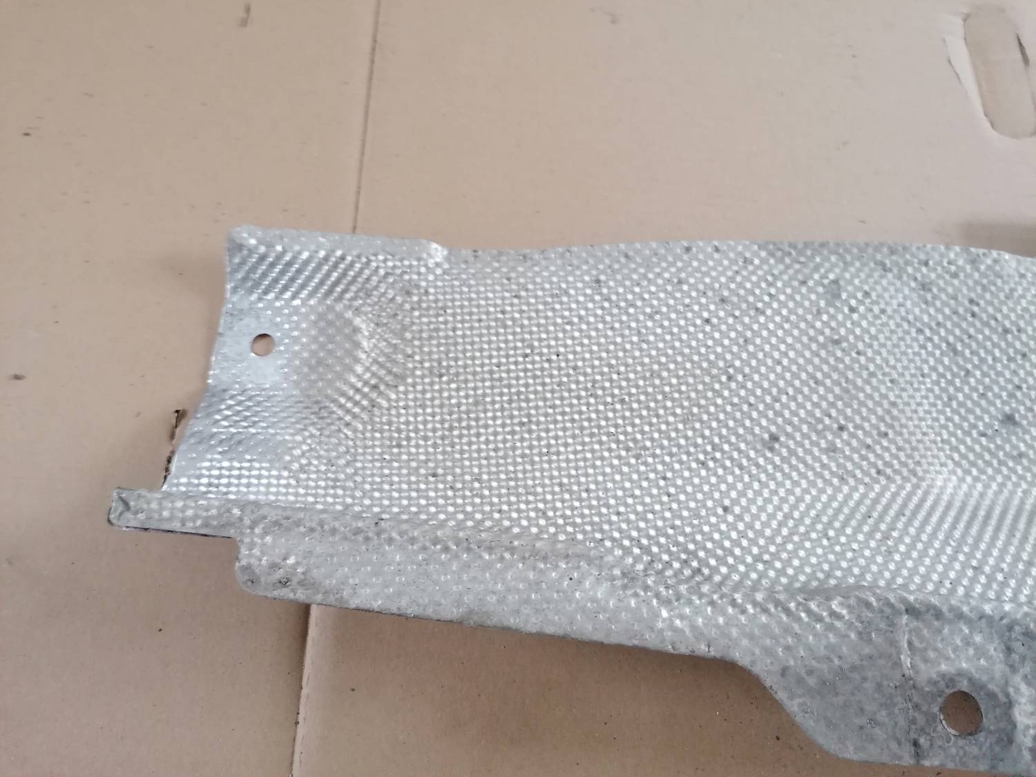 Izpūtēja sistēmas karstuma aizsargs priekš BMW 318D E91 2008 TOURING