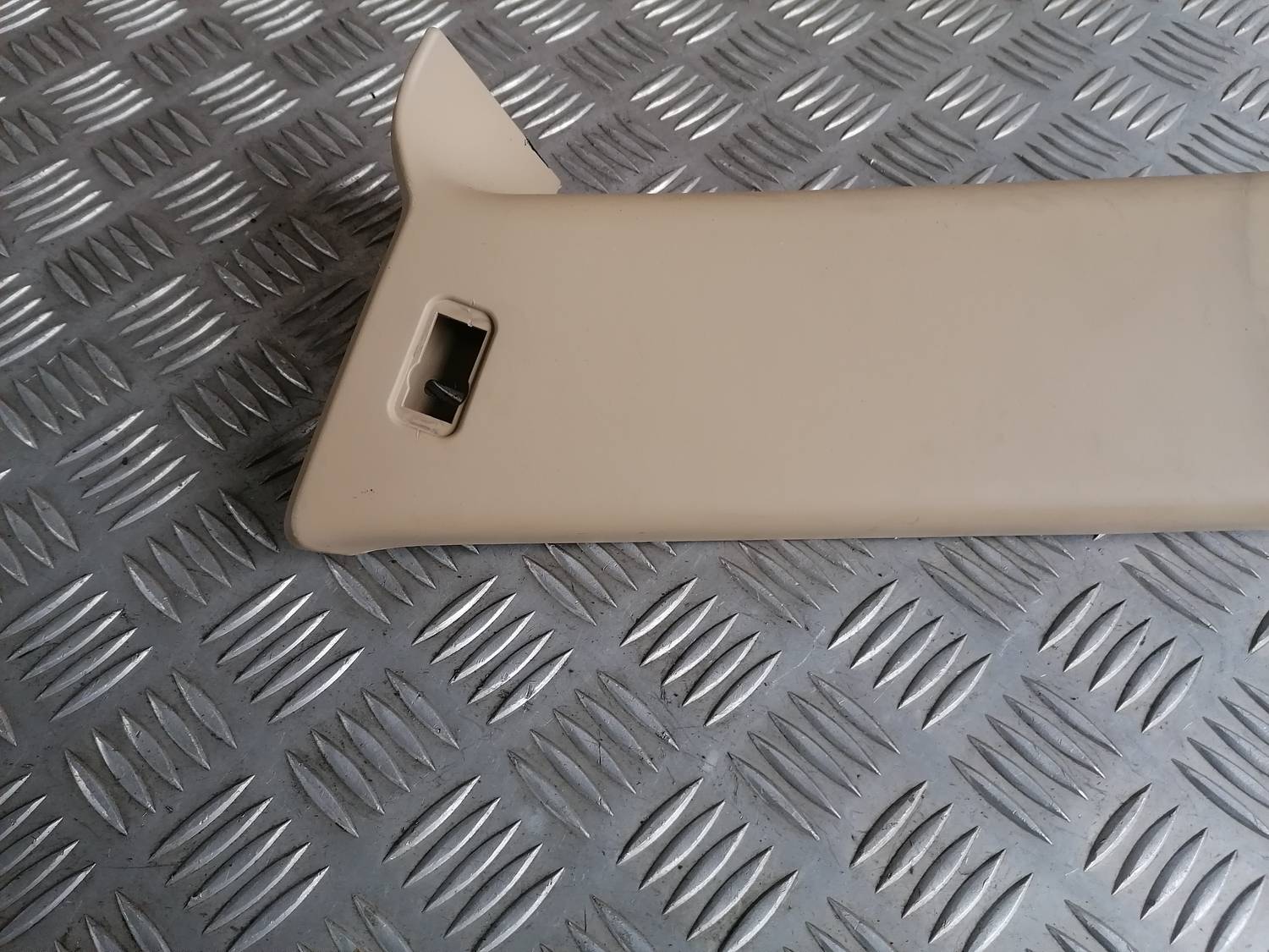 Bagažnieka nodalījuma statnes apdare priekš BMW 318D E91 2008 TOURING