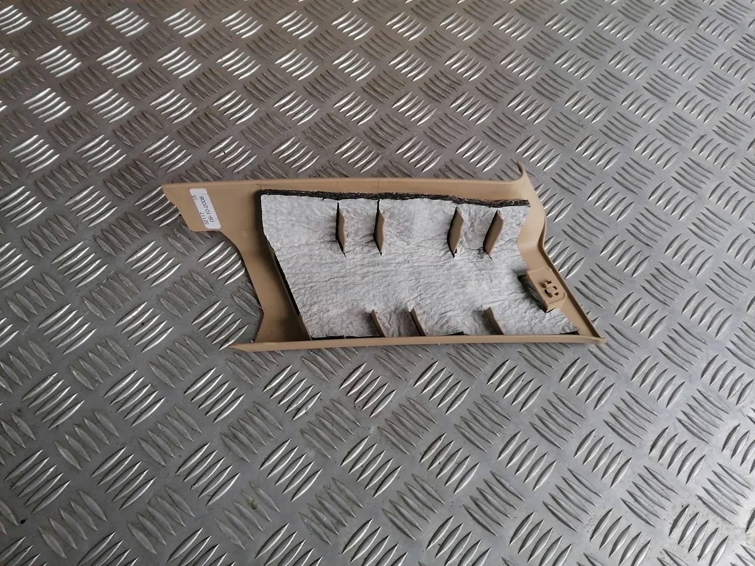 Bagažnieka nodalījuma statnes apdare priekš BMW 318D E91 2008 TOURING