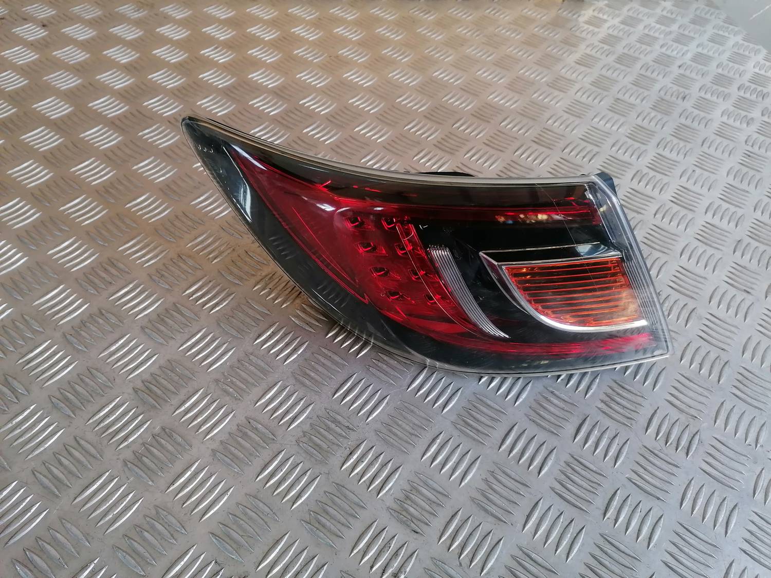 Aizmugurējais kreisais lukturis priekš MAZDA 6 2007