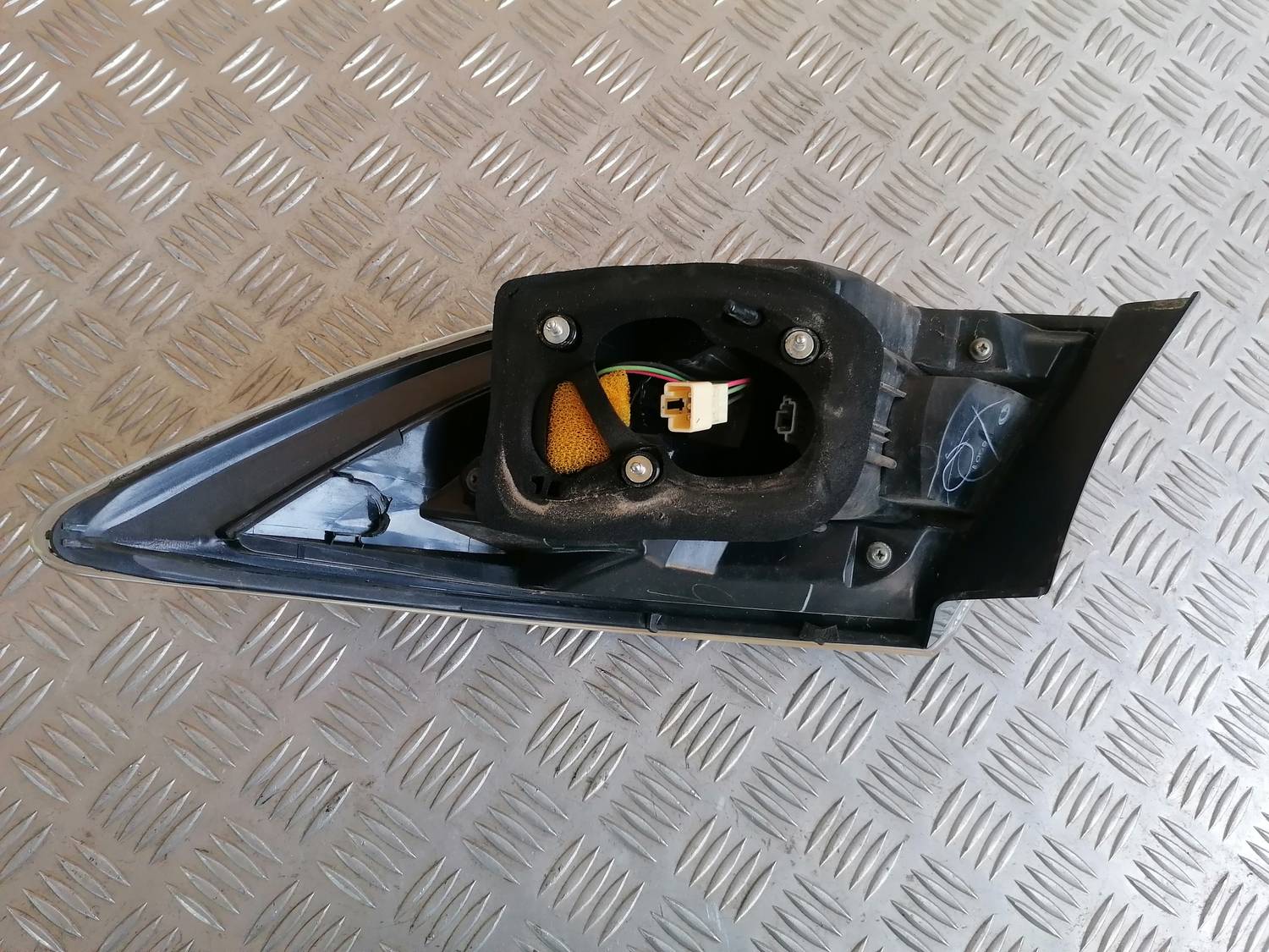 Aizmugurējais kreisais lukturis priekš MAZDA 6 2007