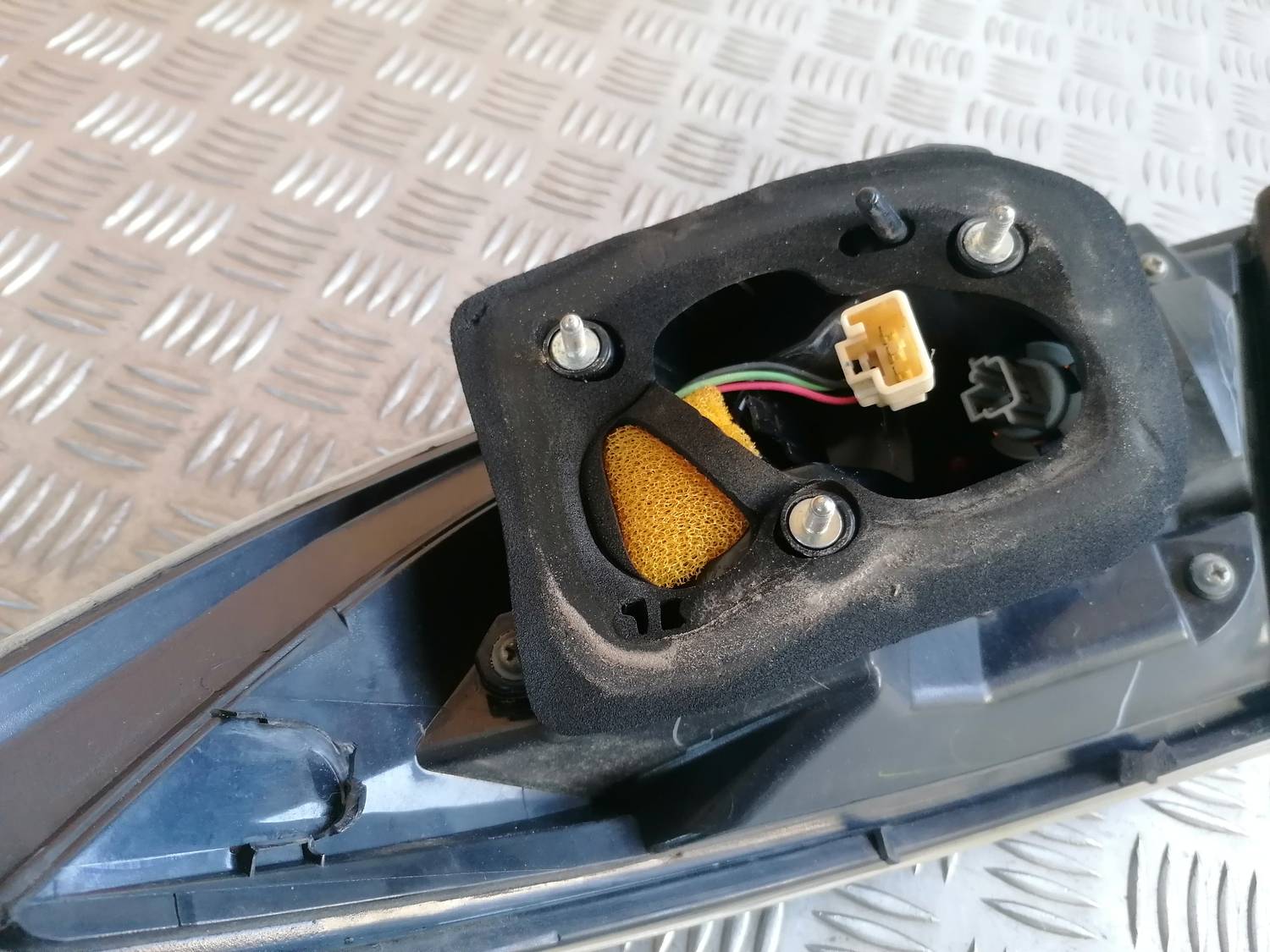 Aizmugurējais kreisais lukturis priekš MAZDA 6 2007