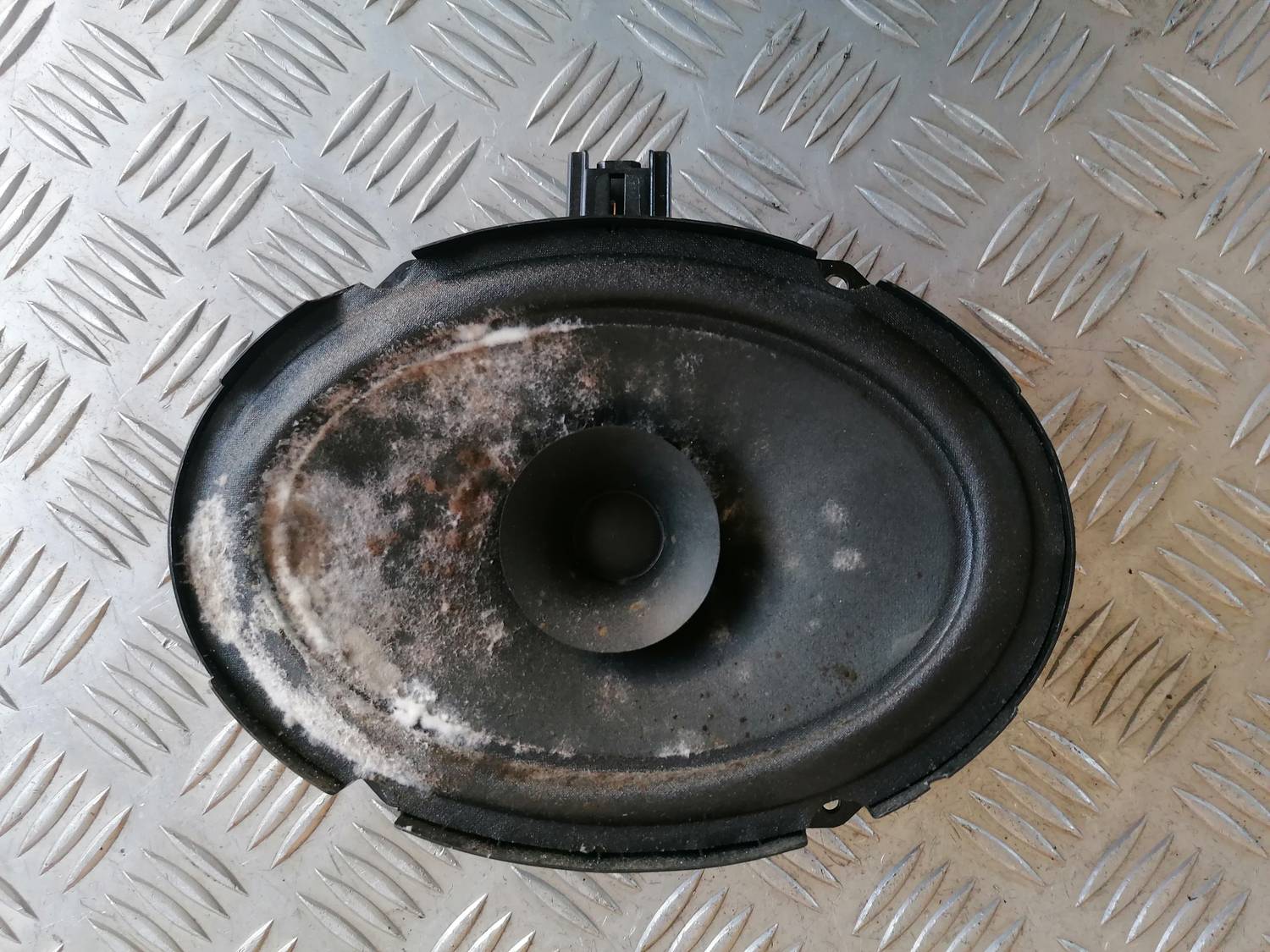 Durvju skaļrunis, apakšā priekš MAZDA 6 2007 2 Durvju skaļrunis, apakšā priekš MAZDA 6 2007