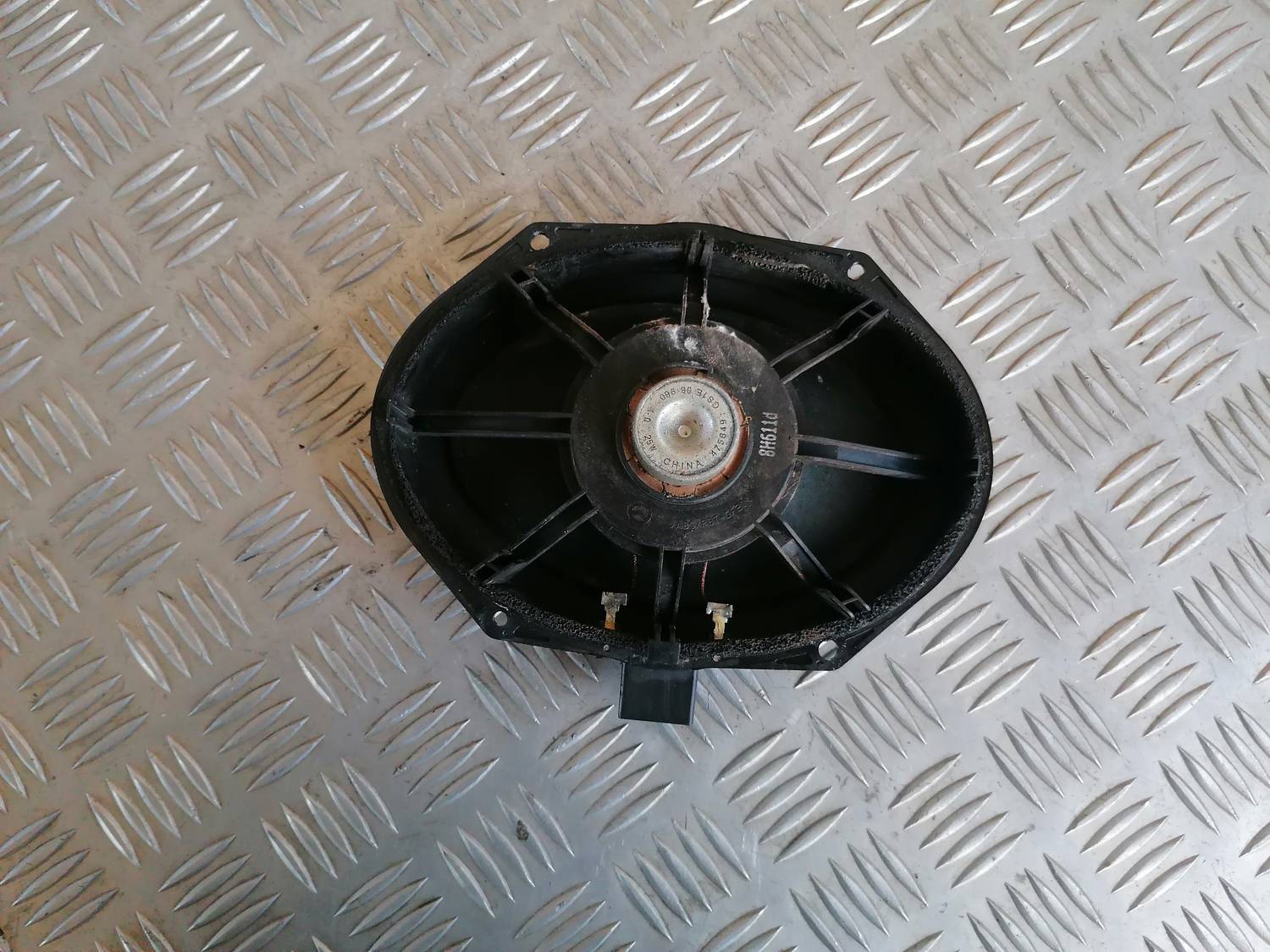 Durvju skaļrunis, apakšā priekš MAZDA 6 2007 4 Durvju skaļrunis, apakšā priekš MAZDA 6 2007