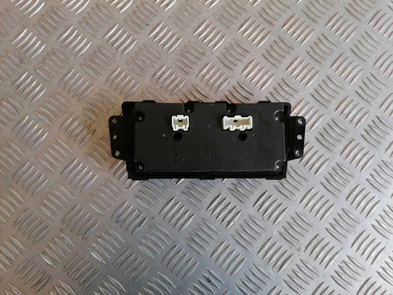 Klimata kontroles bloks priekš MAZDA 6 2007 3 Klimata kontroles bloks priekš MAZDA 6 2007