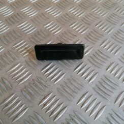 Bagažnieka vāka rokturis priekš MAZDA 6 2007