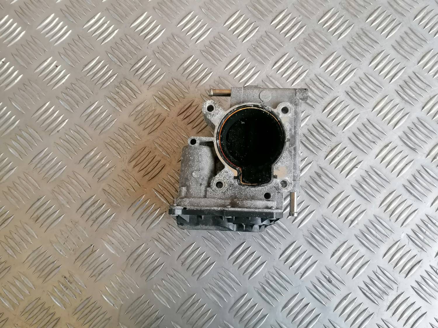 Droseļvārsts priekš MAZDA 6 2007 1 Droseļvārsts priekš MAZDA 6 2007