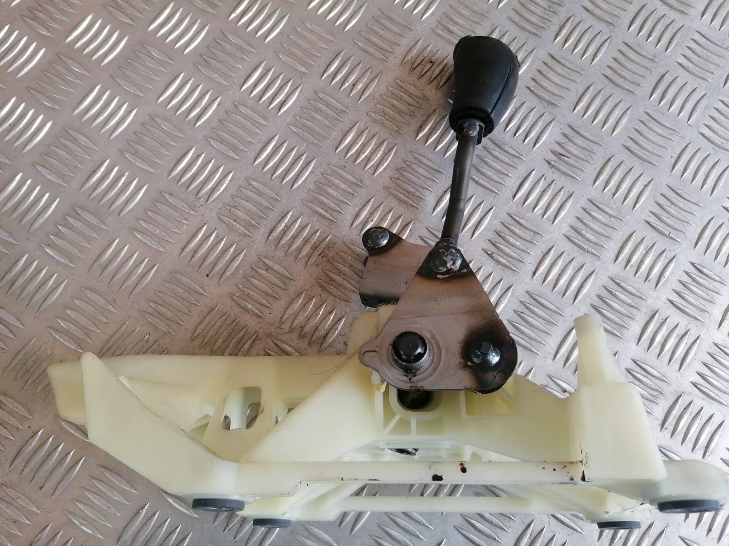 Ātrumu pārslēgšanas slēdzis priekš MAZDA 6 2007 7 Ātrumu pārslēgšanas slēdzis priekš MAZDA 6 2007