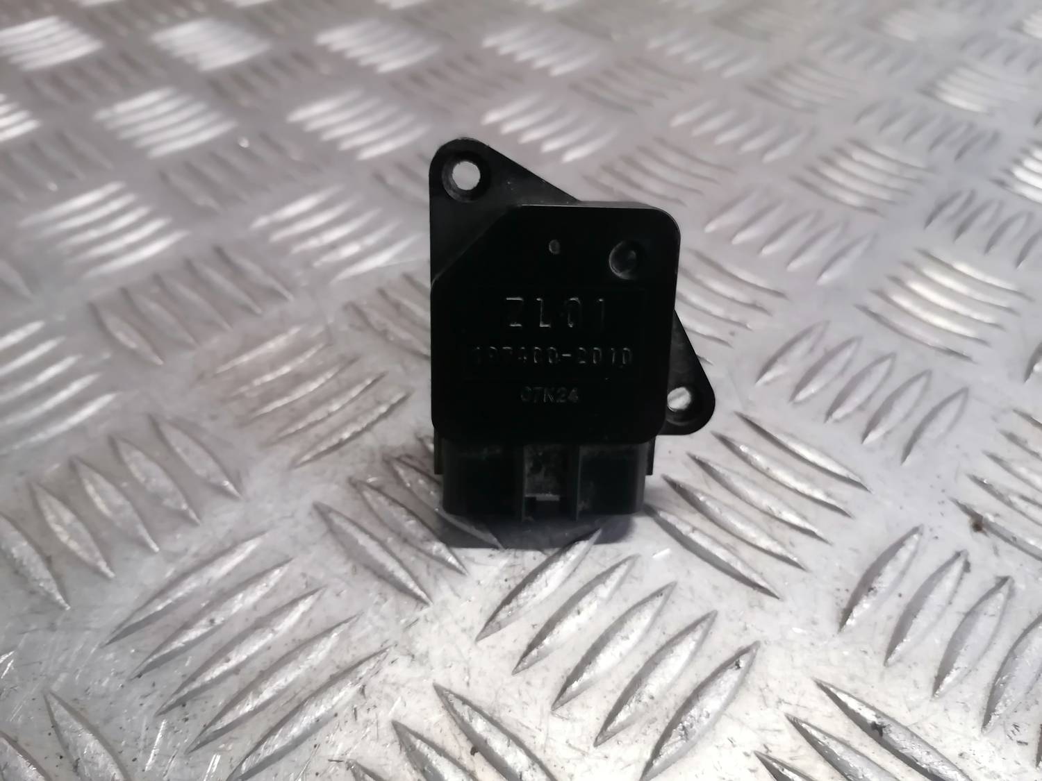 Gaisa plūsmas mērītājs priekš MAZDA 6 2007 4 Gaisa plūsmas mērītājs priekš MAZDA 6 2007