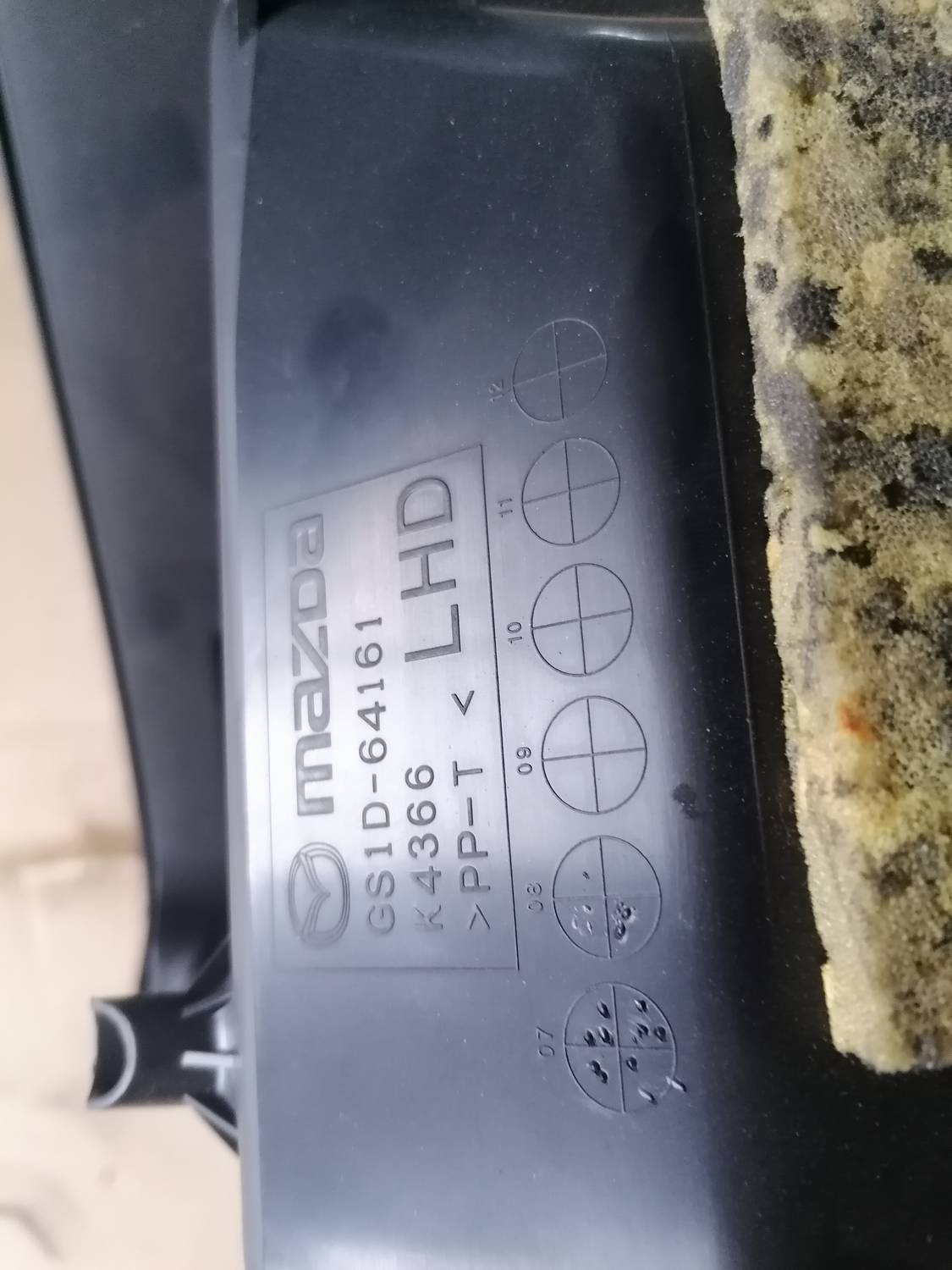 Mantu glabāšanas nodalījums pasažiera pusē priekš MAZDA 6 2007 4 Mantu glabāšanas nodalījums pasažiera pusē priekš MAZDA 6 2007