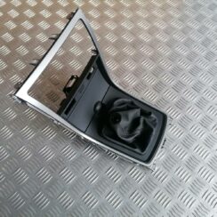 Dekoratīvs rāmis pārnesumu selektoram priekš MAZDA 6 2007