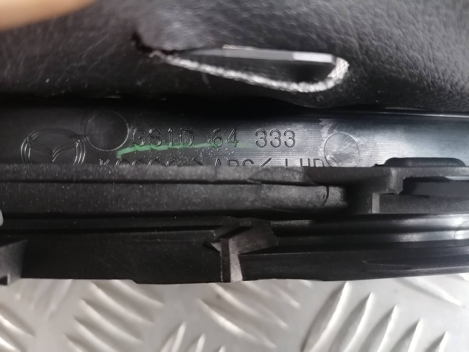 Dekoratīvs rāmis pārnesumu selektoram priekš MAZDA 6 2007