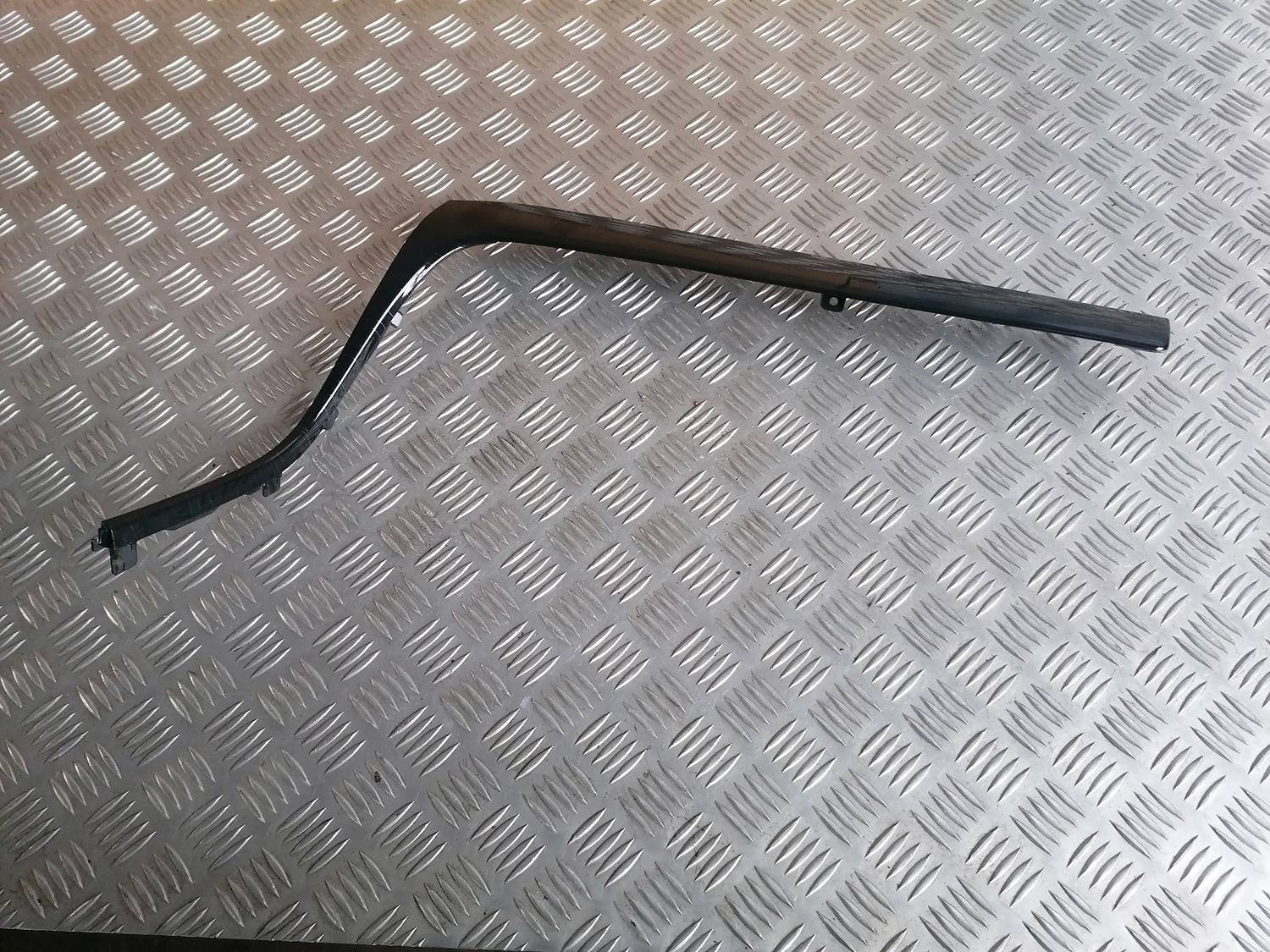 Mērinstrumentu paneļa dekoratīvā uzlika priekš MAZDA 6 2007 1 Mērinstrumentu paneļa dekoratīvā uzlika priekš MAZDA 6 2007