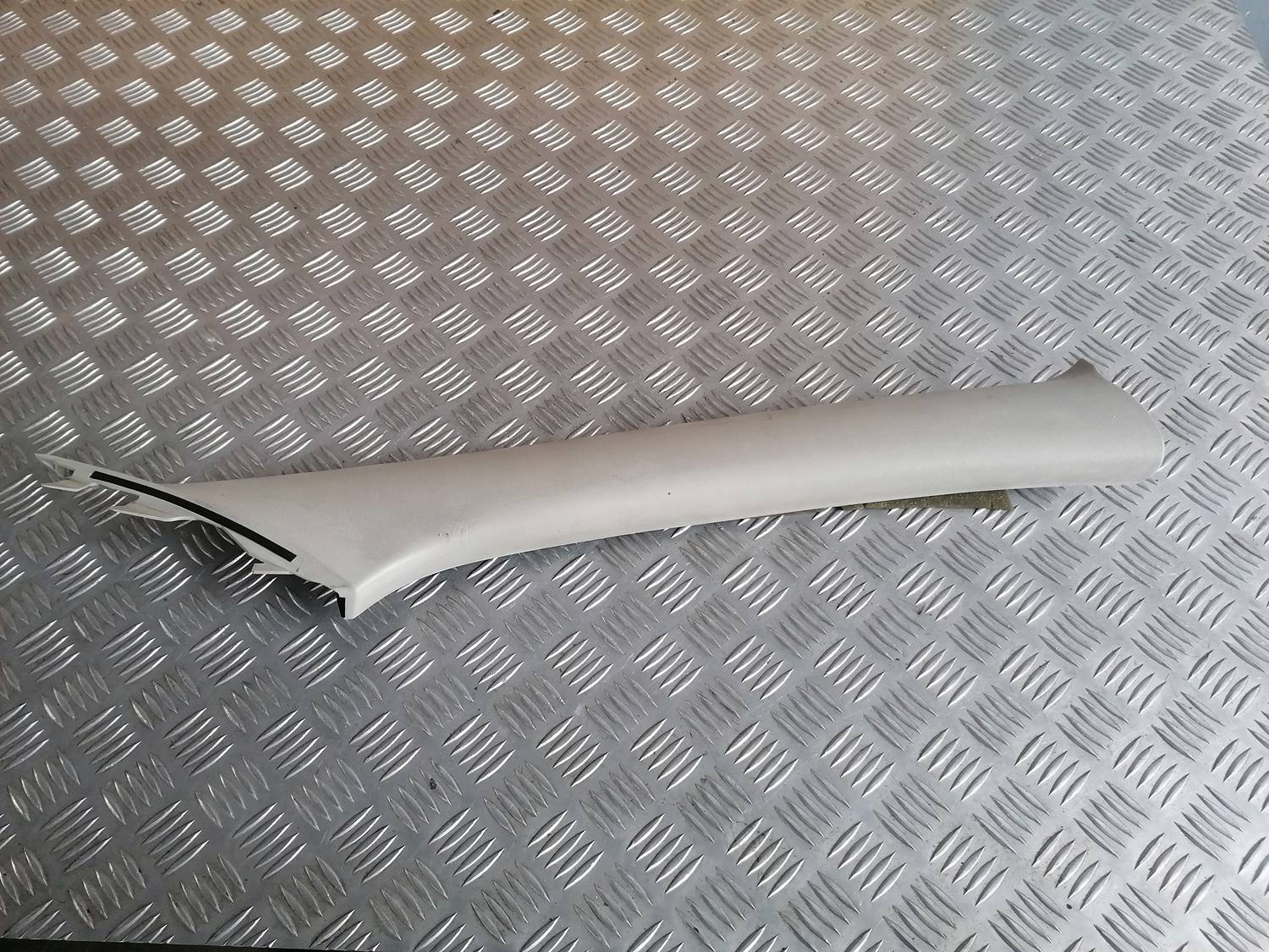 Priekšējas salona statnes apdare priekš MAZDA 6 2007 1 Priekšējas salona statnes apdare priekš MAZDA 6 2007