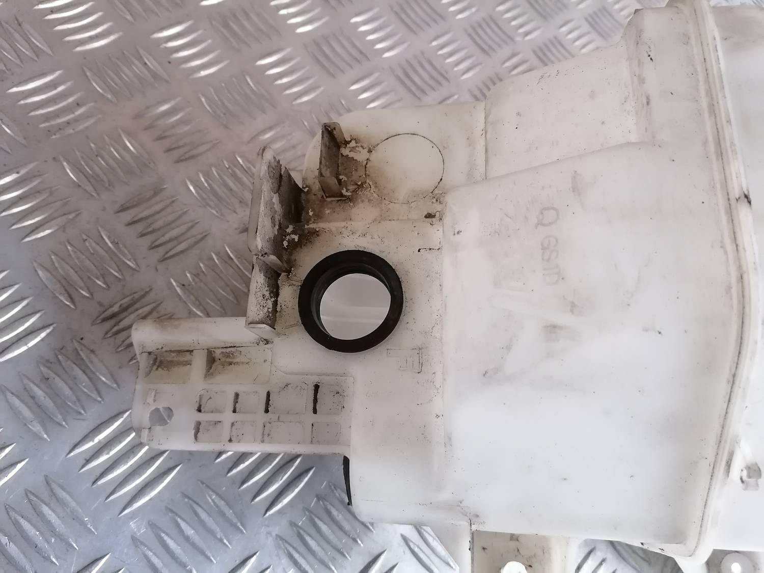 Mazgātāja šķidruma tvertne priekš MAZDA 6 2007