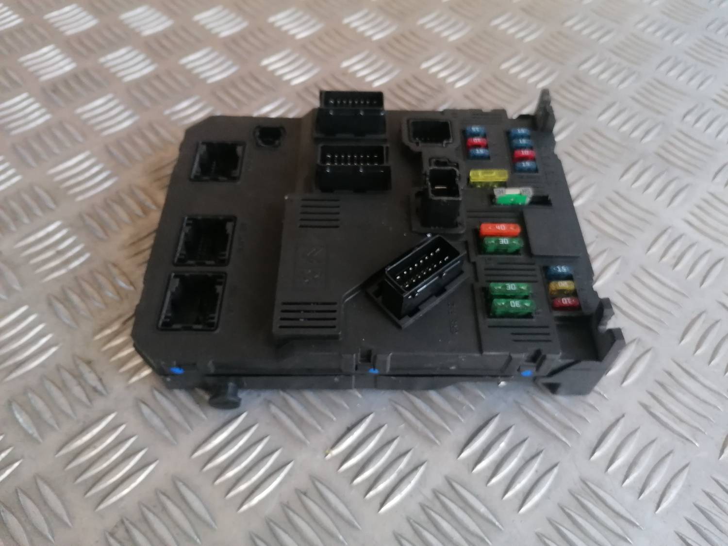 Drošinātāju relejas kaste priekš XSARA PICASSO 2003 2 Drošinātāju relejas kaste priekš XSARA PICASSO 2003