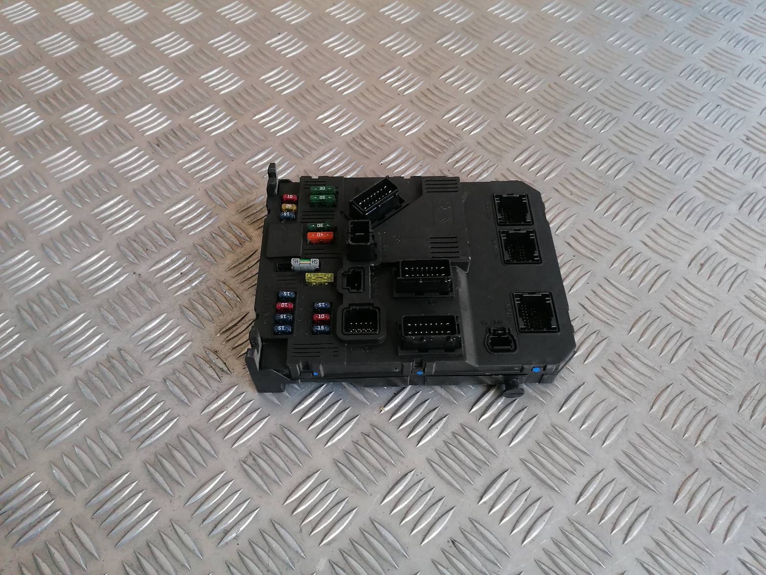 Drošinātāju relejas kaste priekš XSARA PICASSO 2003 5 Drošinātāju relejas kaste priekš XSARA PICASSO 2003