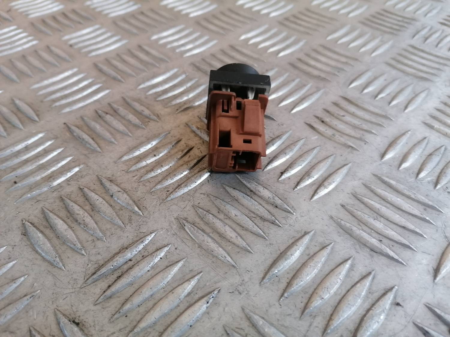 Atvēršanas/aizvēršanas poga priekš XSARA PICASSO 2003 3 Atvēršanas/aizvēršanas poga priekš XSARA PICASSO 2003