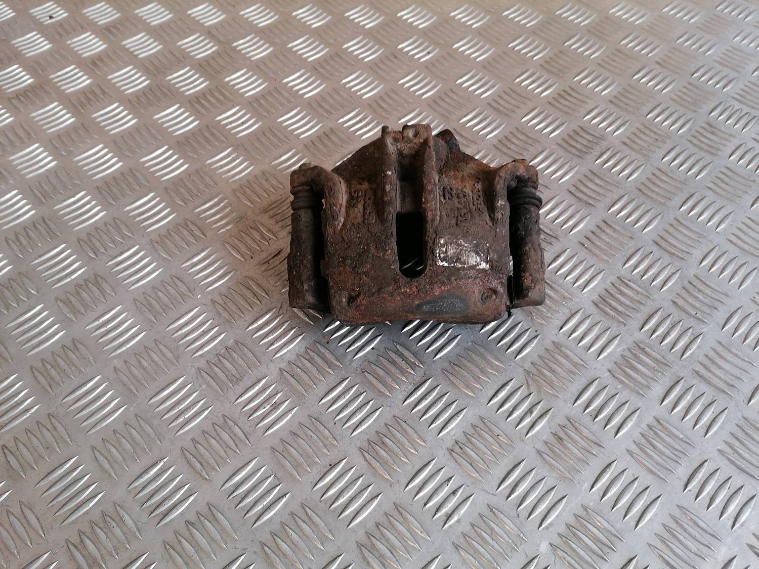 Priekšējais kreisais suports priekš XSARA PICASSO 2003