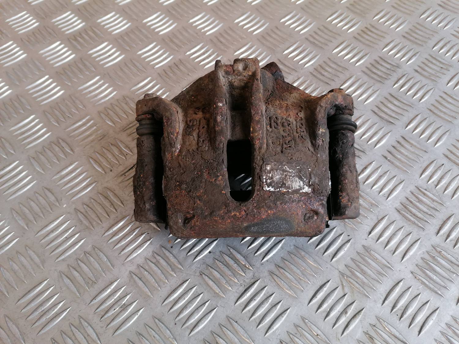 Priekšējais kreisais suports priekš XSARA PICASSO 2003