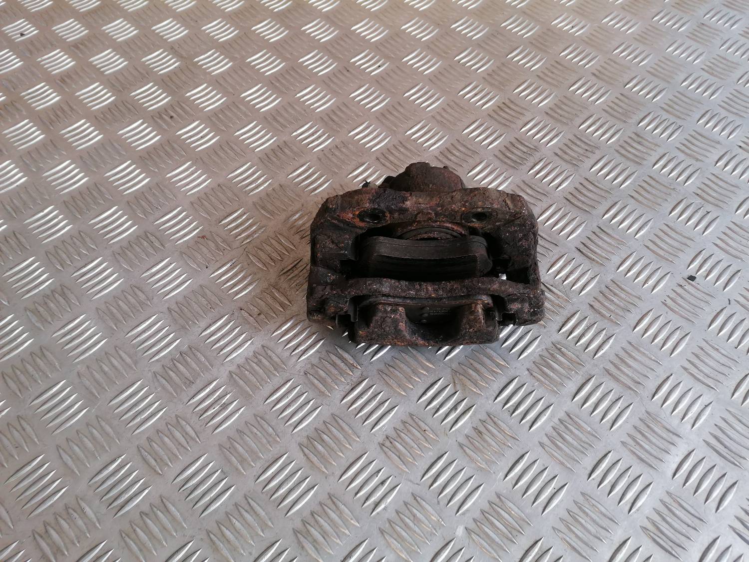 Priekšējais kreisais suports priekš XSARA PICASSO 2003