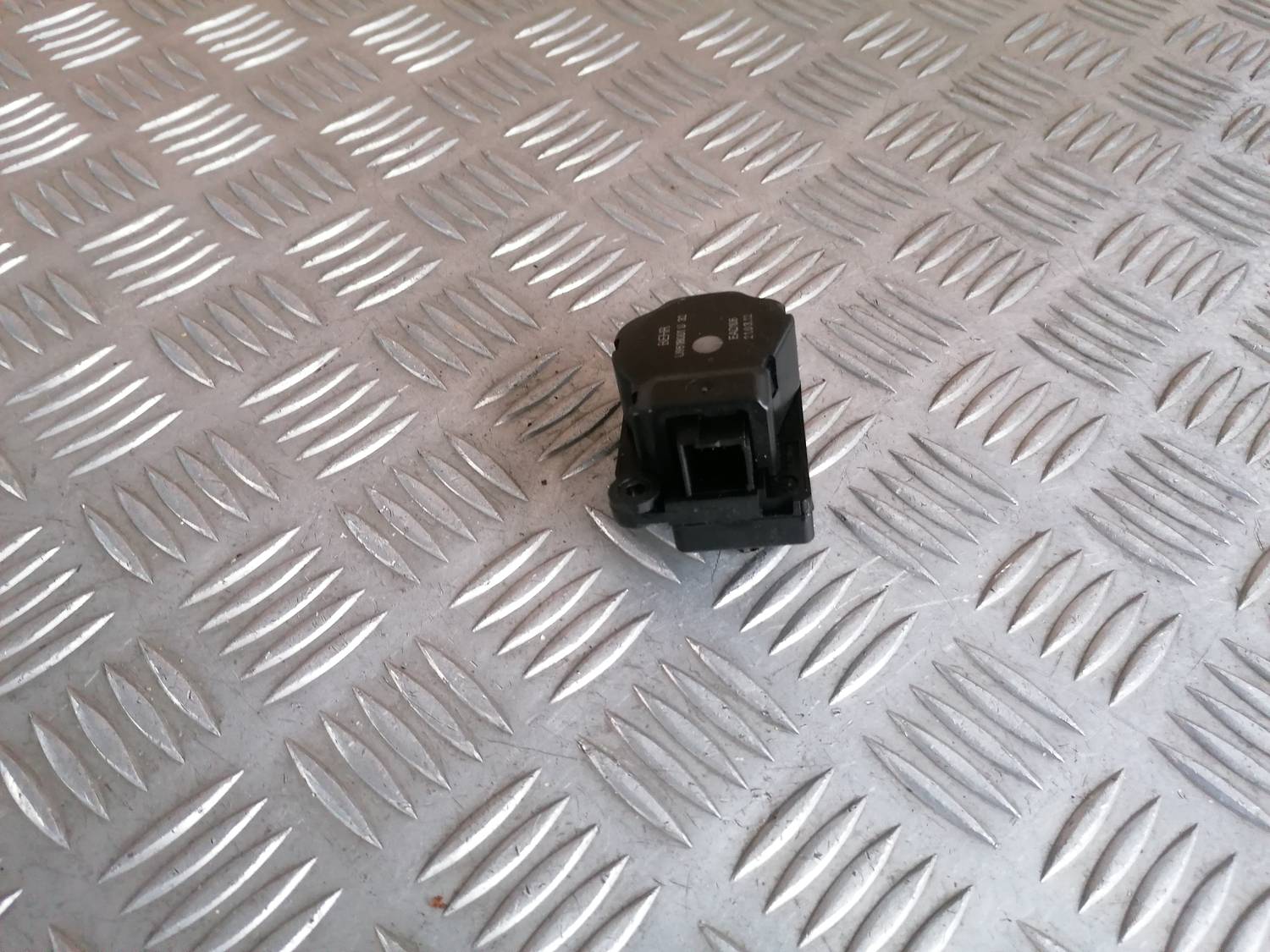 Apsildes sistēmas aktuators priekš OPEL ASTRA J 2012