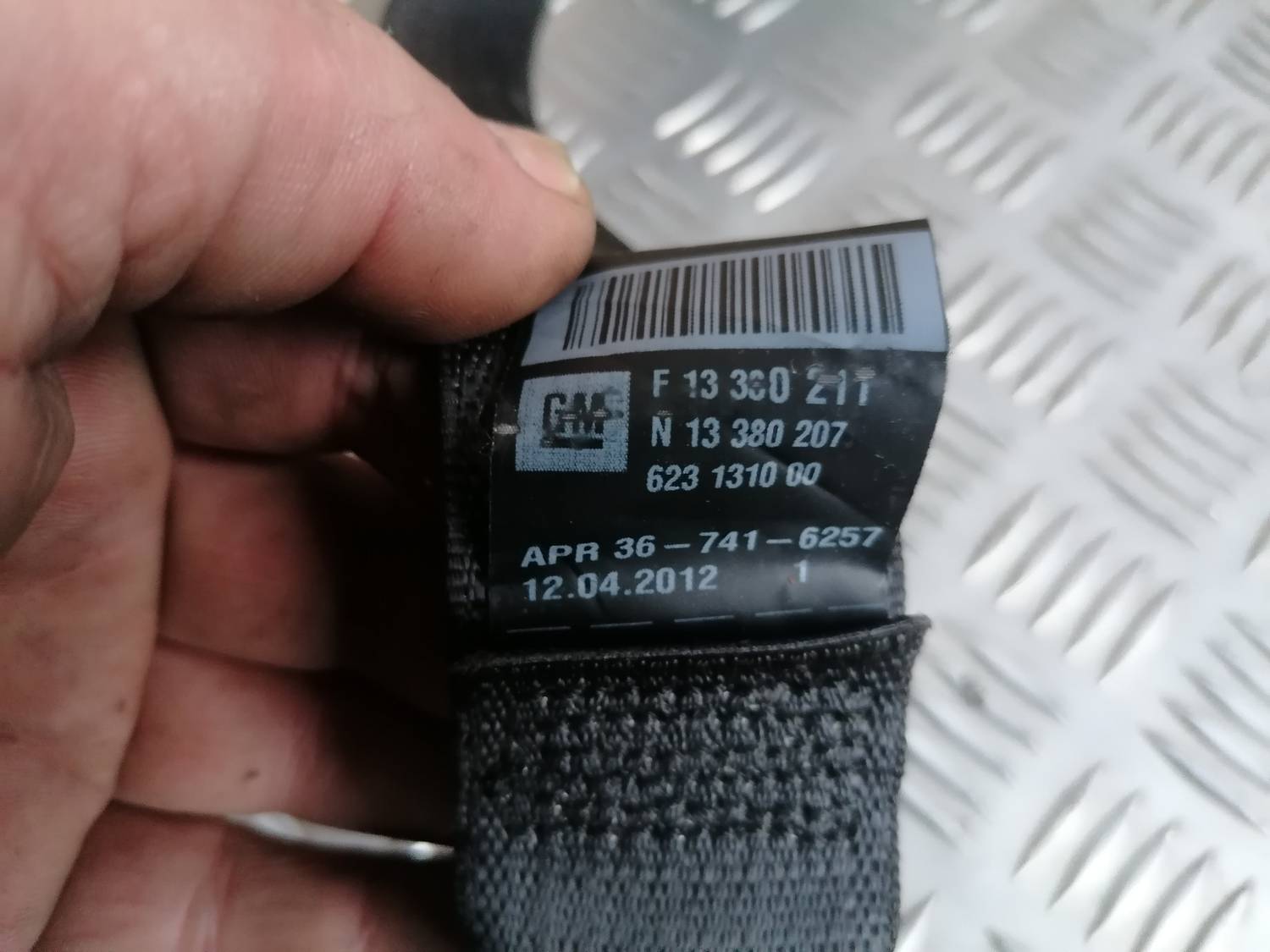 Aizmugurējā labā drošības josta priekš OPEL ASTRA J 2012 4 Aizmugurējā labā drošības josta priekš OPEL ASTRA J 2012