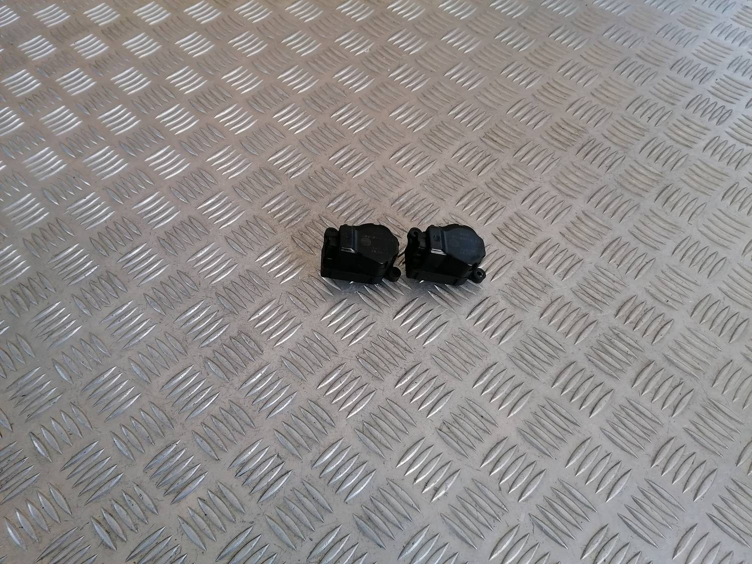 Apsildes sistēmas aktuators priekš OPEL ASTRA J 2012 1 Apsildes sistēmas aktuators priekš OPEL ASTRA J 2012