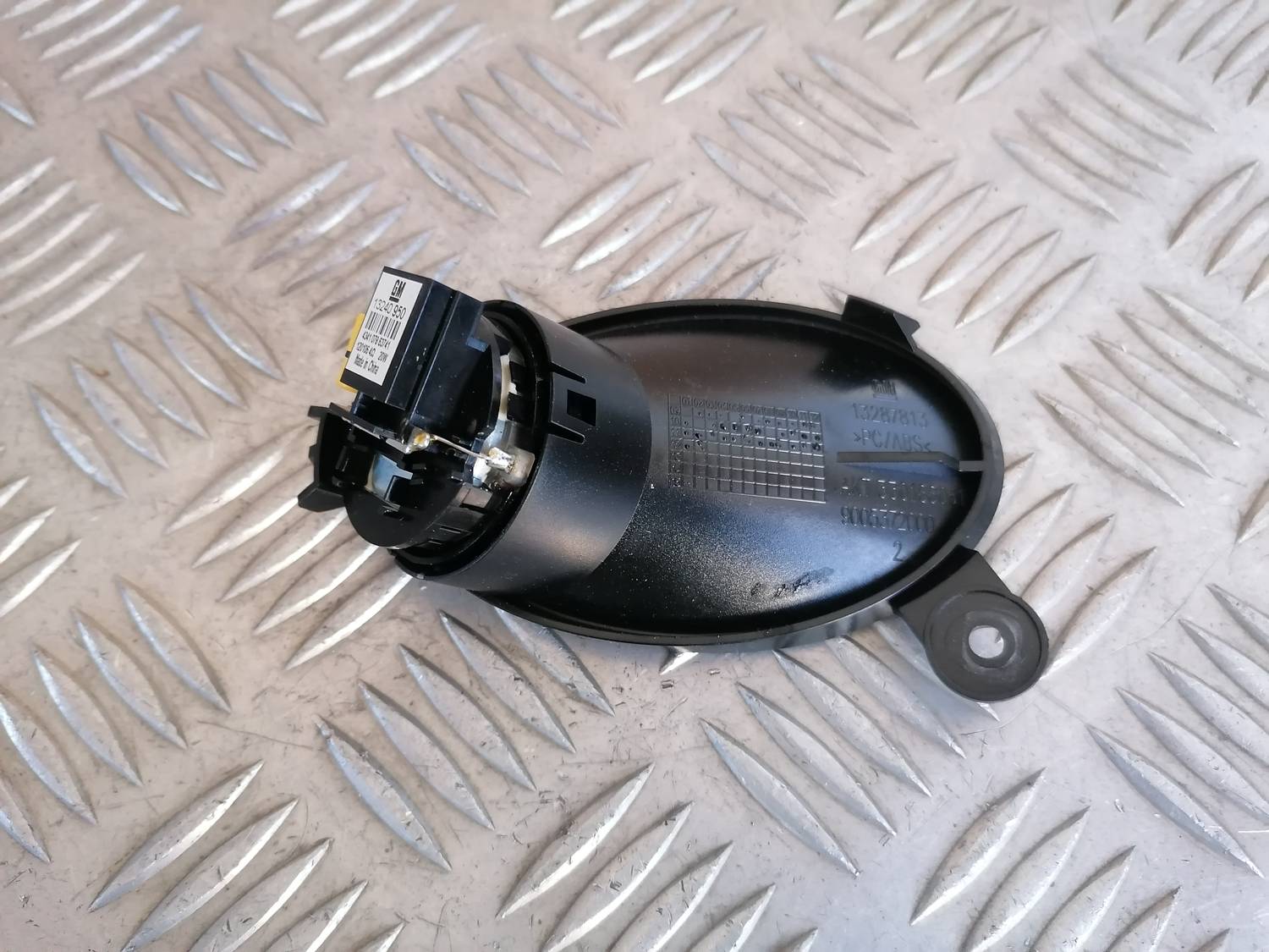 Durvju skaļrunis, augšā priekš OPEL ASTRA J 2012 4 Durvju skaļrunis, augšā priekš OPEL ASTRA J 2012