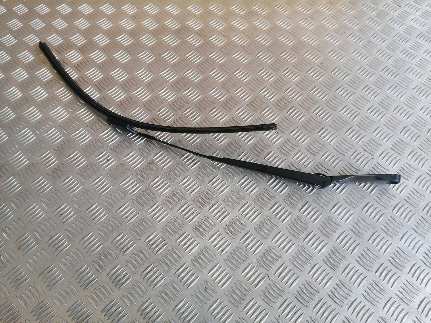 Vējstikla slotiņa priekš OPEL ASTRA J 2012 1 Vējstikla slotiņa priekš OPEL ASTRA J 2012