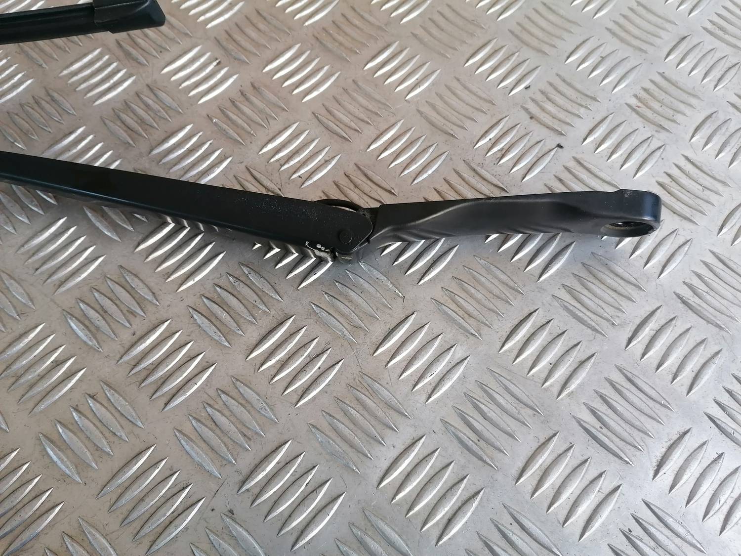 Vējstikla slotiņa priekš OPEL ASTRA J 2012 3 Vējstikla slotiņa priekš OPEL ASTRA J 2012